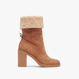 CADDIE PLUSH BOOTS PRALINE NUBUCK - re:vita