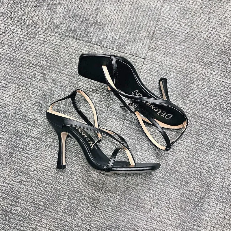 CILLA HEELED SANDALS