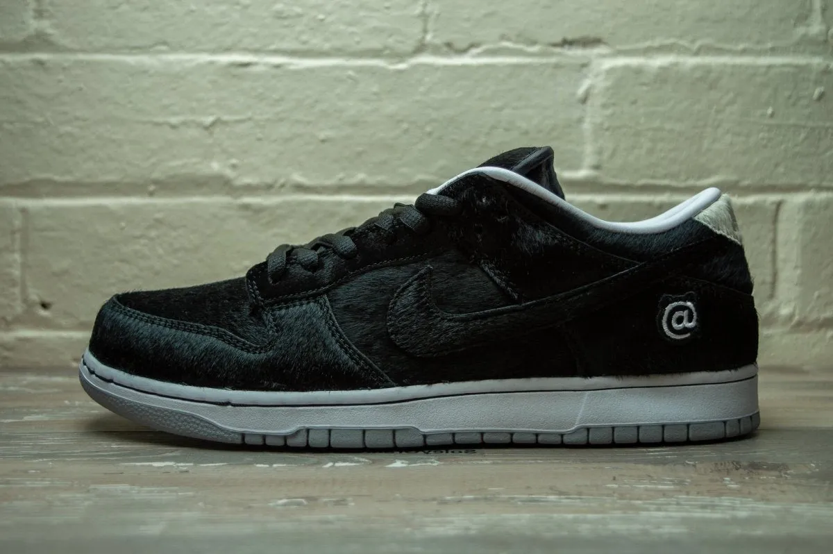 Nike SB Dunk Low Medicom Toy CZ5127 001