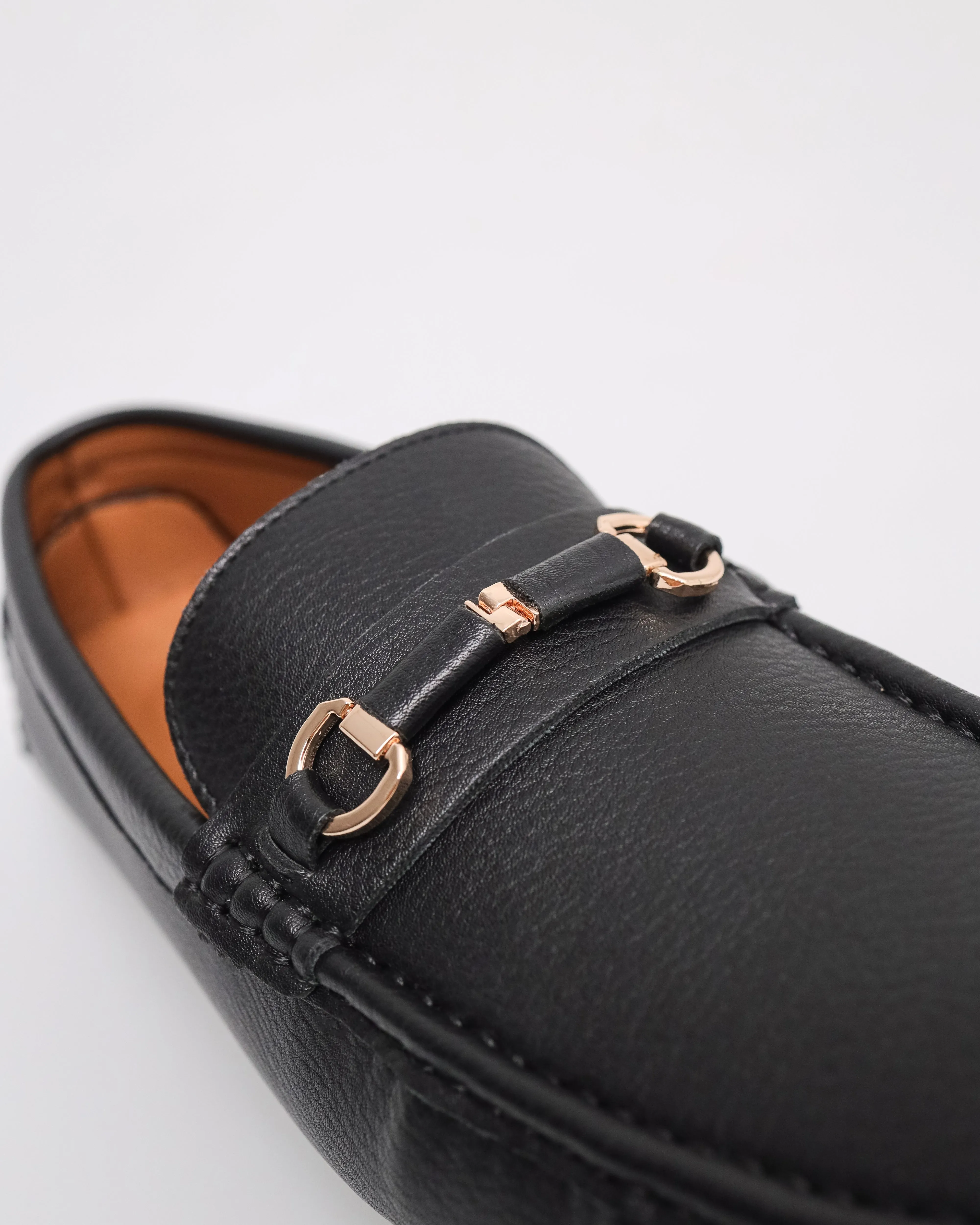 Tomaz C534 Men's Buckle Moccasins (Black)