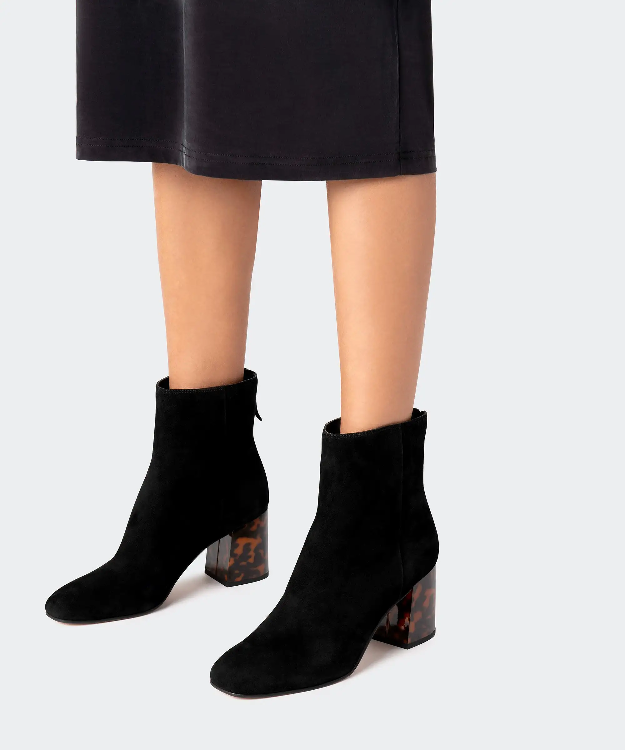 VIDAL BOOTIES IN ONYX - re:vita